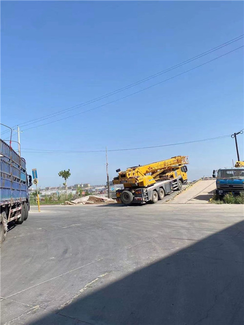 甘洛县25吨吊车的租赁价格大概是多少？